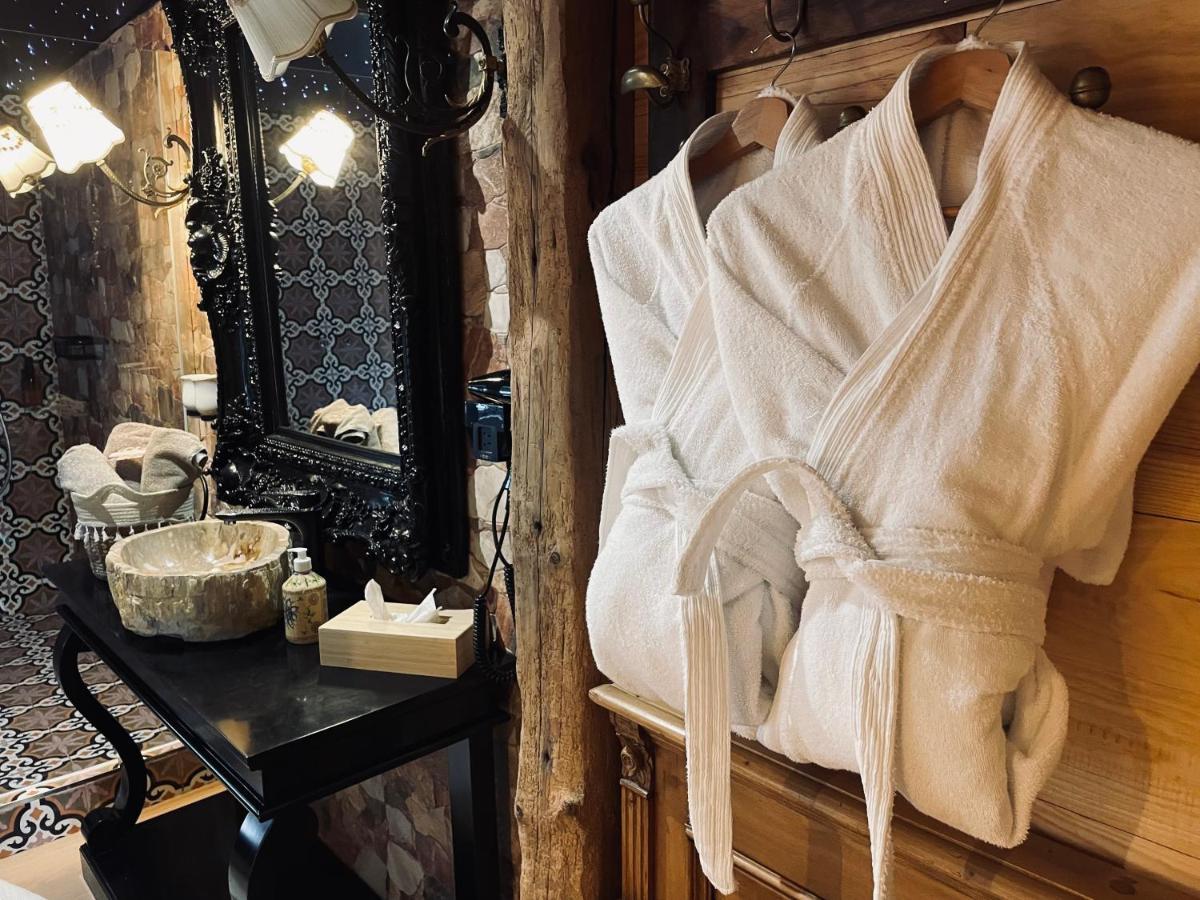 Spa La Casa Blue Wingles Екстериор снимка